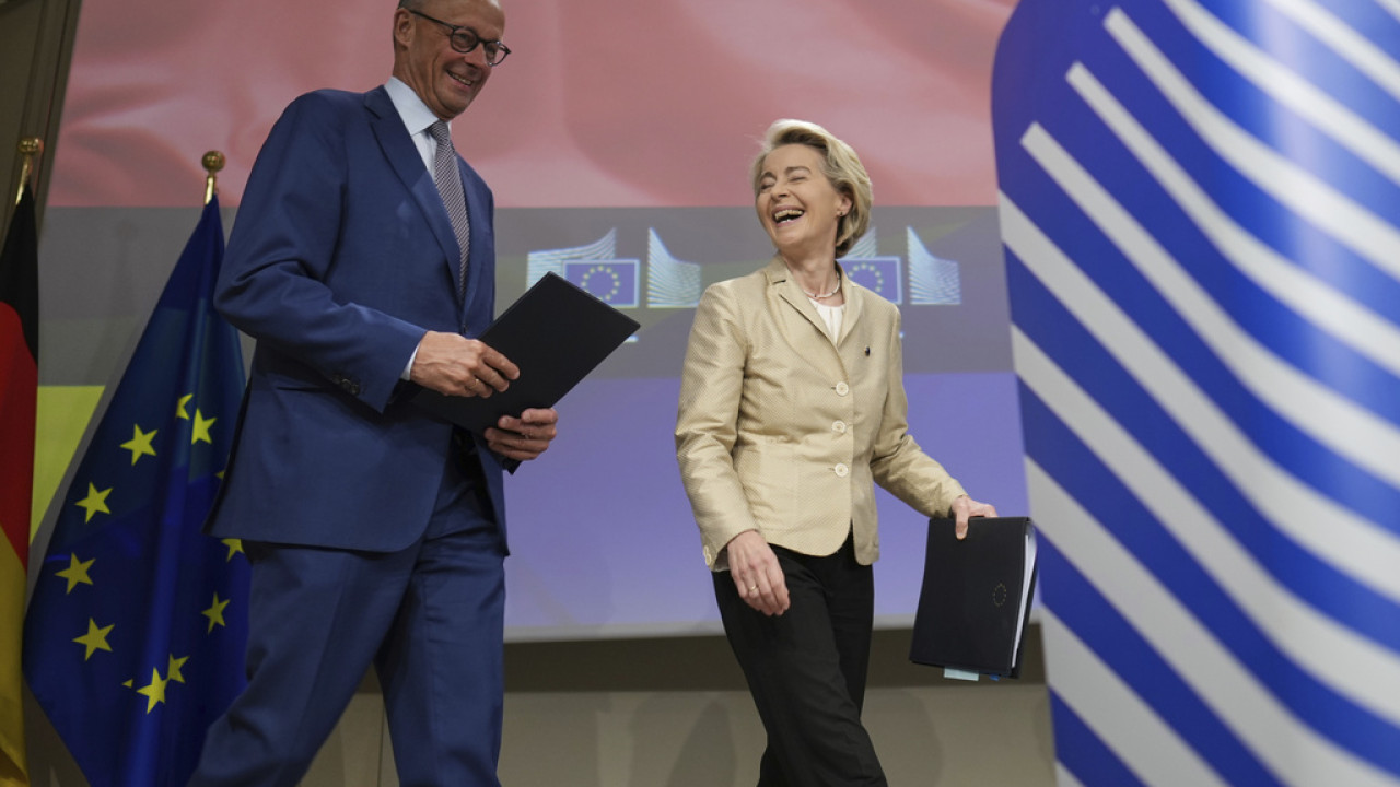 Φον ντερ Λάιεν: Θα πάω στον Λευκό Οίκο μόνο για να βρεθεί λύση για τους δασμούς Φον ντερ Λάιεν: Θα πάω στον Λευκό Οίκο μόνο για να βρεθεί λύση για τους δασμούς