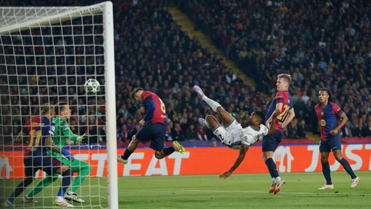 Champions League: Χάθηκε η μπάλα στο «Μονζουίκ», η πρόκριση θα κριθεί στο «Σαν Σίρο» Champions League: Χάθηκε η μπάλα στο «Μονζουίκ», η πρόκριση θα κριθεί στο «Σαν Σίρο»