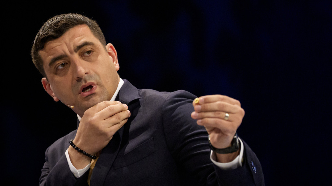 Ρουμανία: Ο Σιμιόν έκλεισε TikTok και Facebook πριν από τον β΄ γύρο των εκλογών