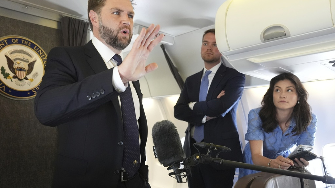 Βανς: Αν η Ρωσία δεν θέλει να διαπραγματευτεί, οι ΗΠΑ πρέπει να αποσυρθούν από την ειρηνευτική προσπάθεια Βανς: Αν η Ρωσία δεν θέλει να διαπραγματευτεί, οι ΗΠΑ πρέπει να αποσυρθούν από την ειρηνευτική προσπάθεια
