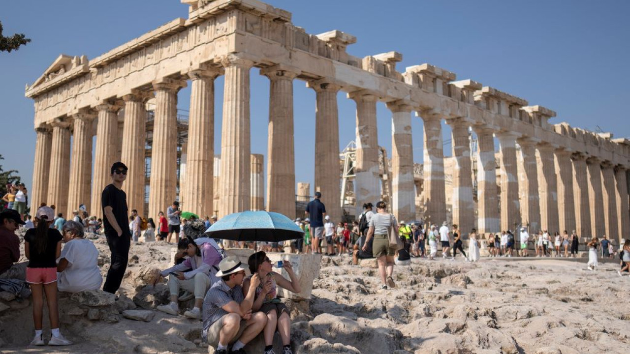 Καταγγελία στον ΣΚΑΪ: Δεν λειτουργεί ο ανελκυστήρας και οι τουαλέτες για ΑμεΑ στην Ακρόπολη Καταγγελία στον ΣΚΑΪ: Δεν λειτουργεί ο ανελκυστήρας και οι τουαλέτες για ΑμεΑ στην Ακρόπολη