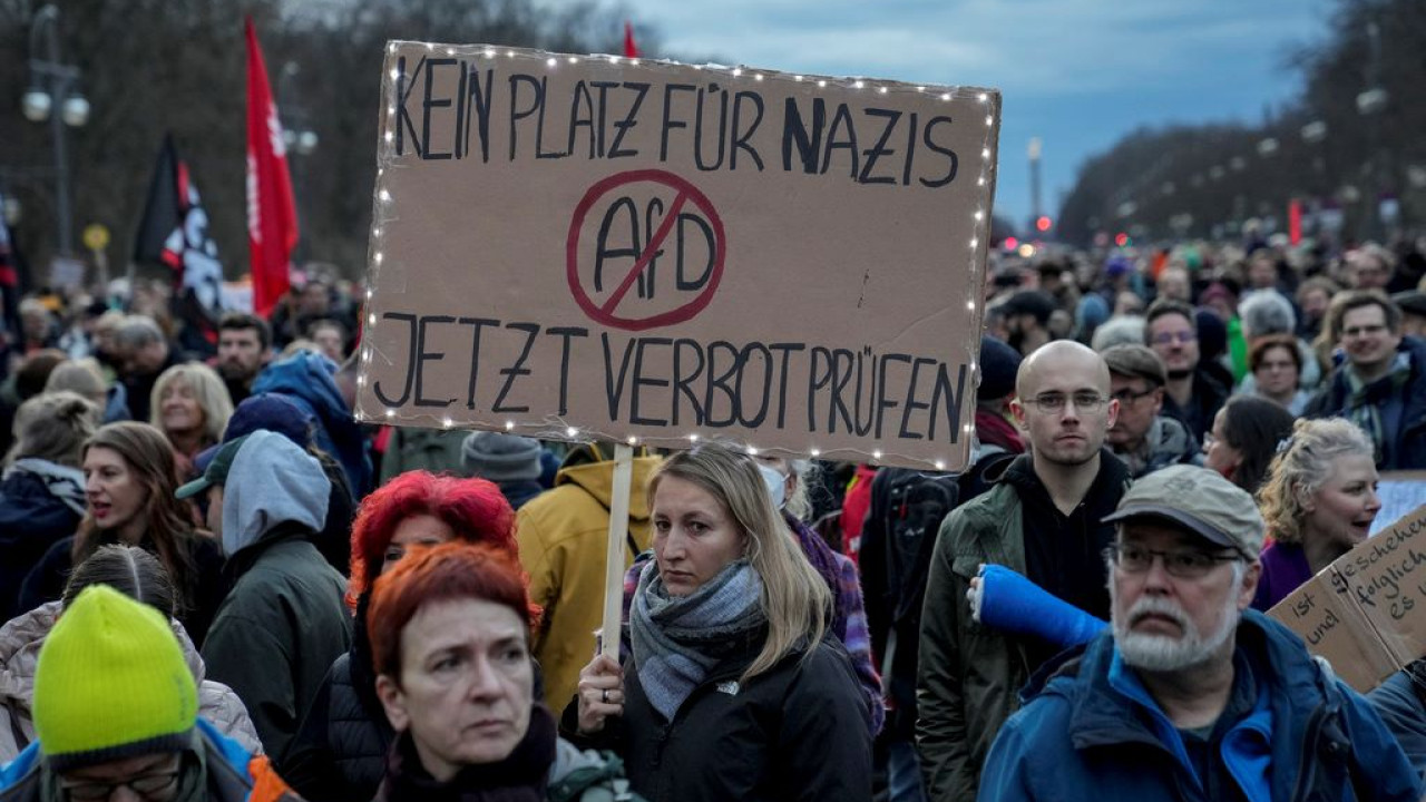 Γερμανία – Εκκλήσεις για απαγόρευση του AfD: «Πολύ επιφυλακτικός« ο Μερτς Γερμανία – Εκκλήσεις για απαγόρευση του AfD: «Πολύ επιφυλακτικός« ο Μερτς
