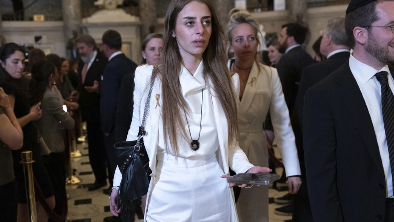 Μία Σεμ: Η πρώην όμηρος της Χαμάς κατήγγειλε τον γυμναστή της για βιασμό