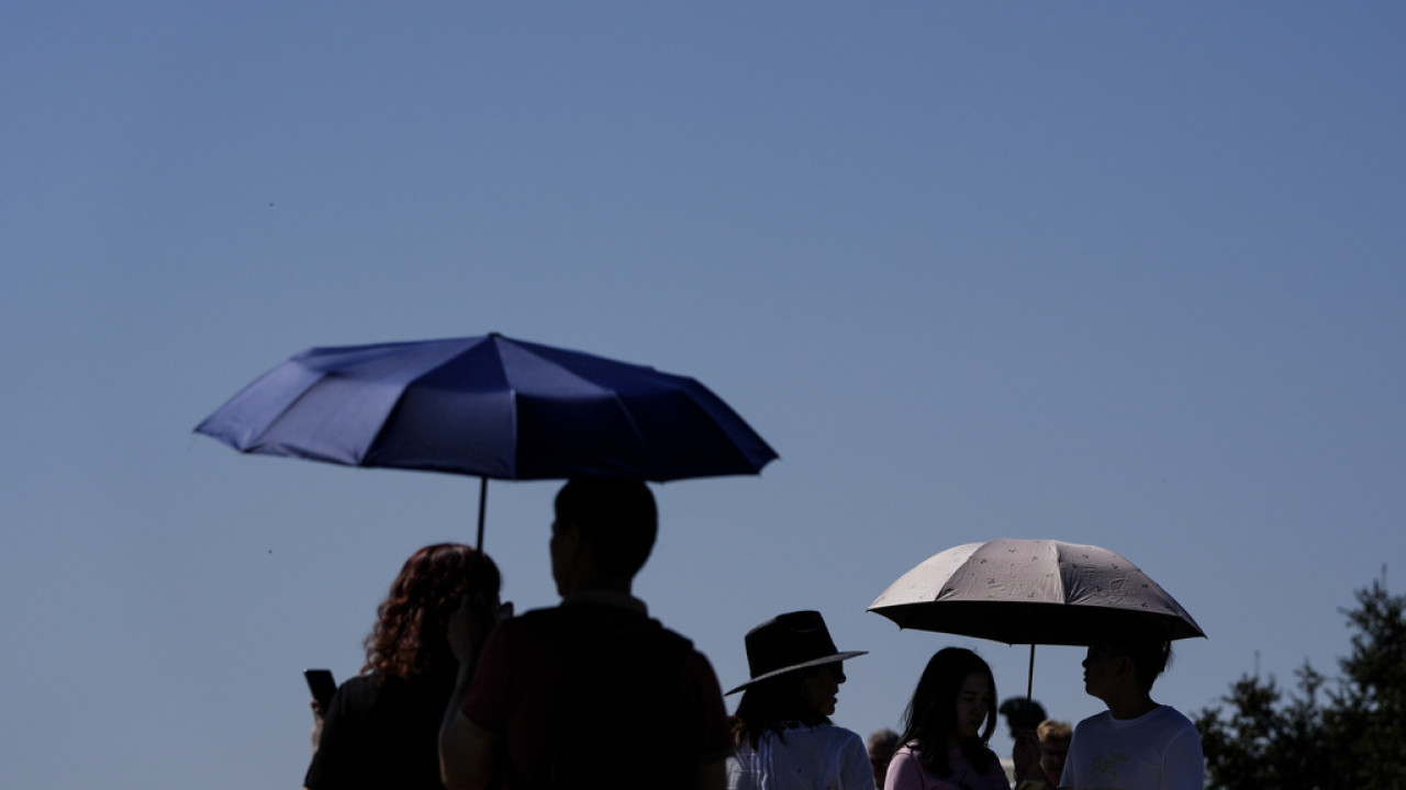 Σε ιστορικά υψηλά επίπεδα η παγκόσμια θερμοκρασία και τον φετινό Απρίλιο