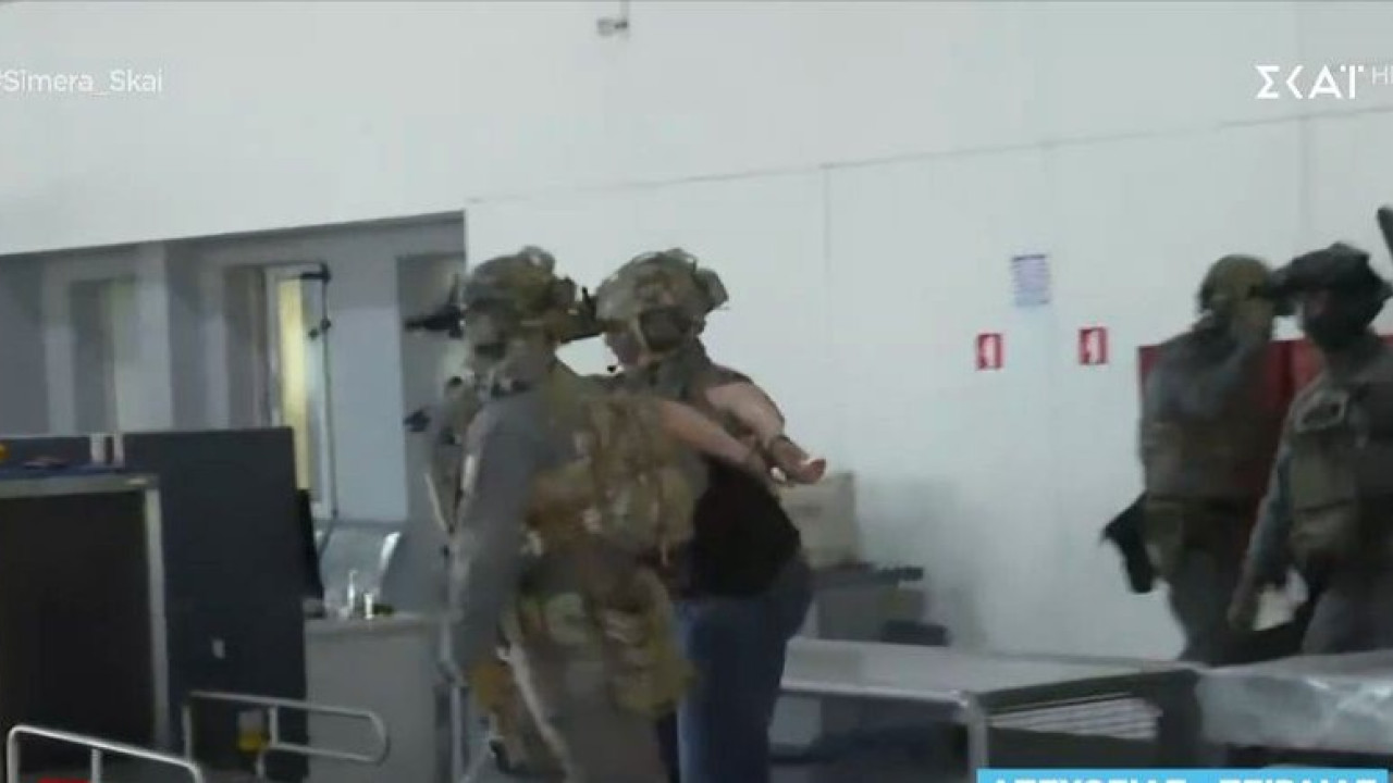 Λιμάνι του Πειραιά: Εντυπωσιακές εικόνες από άσκηση για τρομοκρατική ενέργεια
