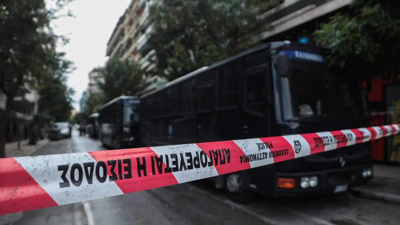 Επιχείρηση του Εσωτερικών Υποθέσεων σε κτηματολογικά γραφεία της Αττικής Επιχείρηση του Εσωτερικών Υποθέσεων σε κτηματολογικά γραφεία της Αττικής