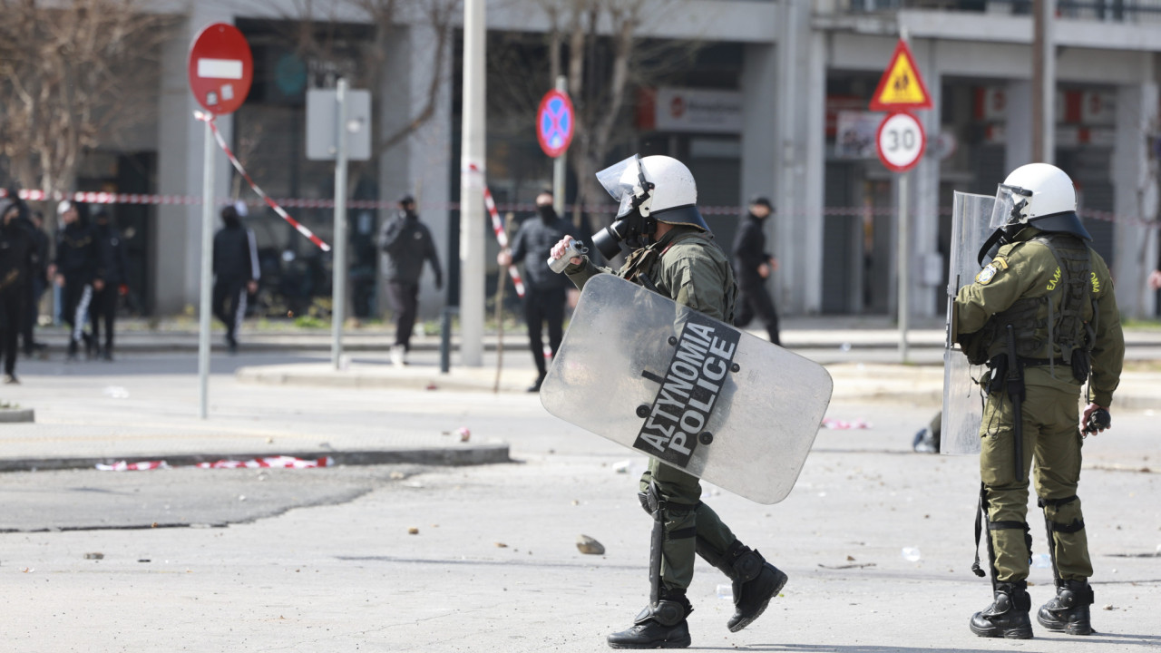 Θεσσαλονίκη: Μεγάλη αστυνομική επιχείρηση για τη σύλληψη μελών ακροδεξιών οργανώσεων