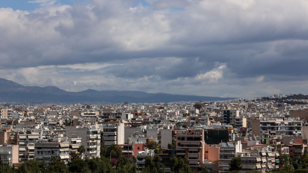 Καιρός: Συννεφιές το Σαββατοκύριακο, με τοπικές βροχές Καιρός: Συννεφιές το Σαββατοκύριακο, με τοπικές βροχές