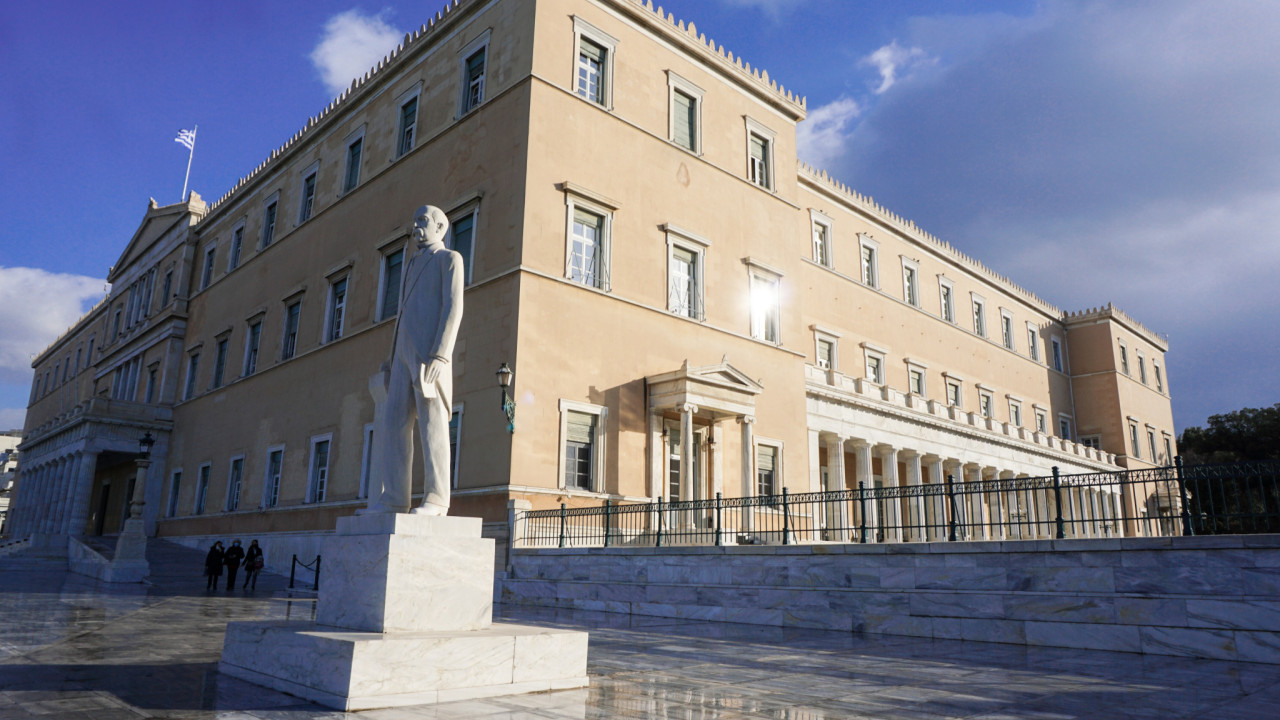 Γιατί οι βουλευτές δεν πάνε να διαβάσουν τη δικογραφία για τα Τέμπη Γιατί οι βουλευτές δεν πάνε να διαβάσουν τη δικογραφία για τα Τέμπη