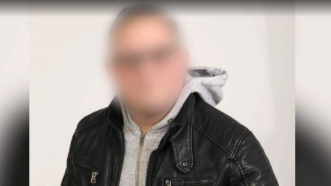 Λάρισα: «Με έλεγε τεμπέλη – Εκνευρίστηκα και την κάρφωσα» – Η απολογία του 21χρονου μητροκτόνου