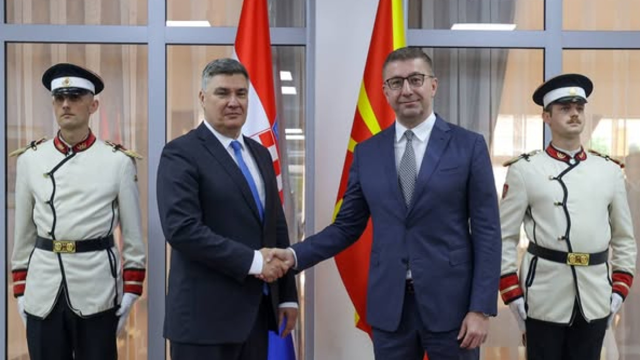 Β. Μακεδονία: Ο πρόεδρος της Κροατίας καλεί τα Σκόπια να μην υποκύψουν σε εκβιασμούς