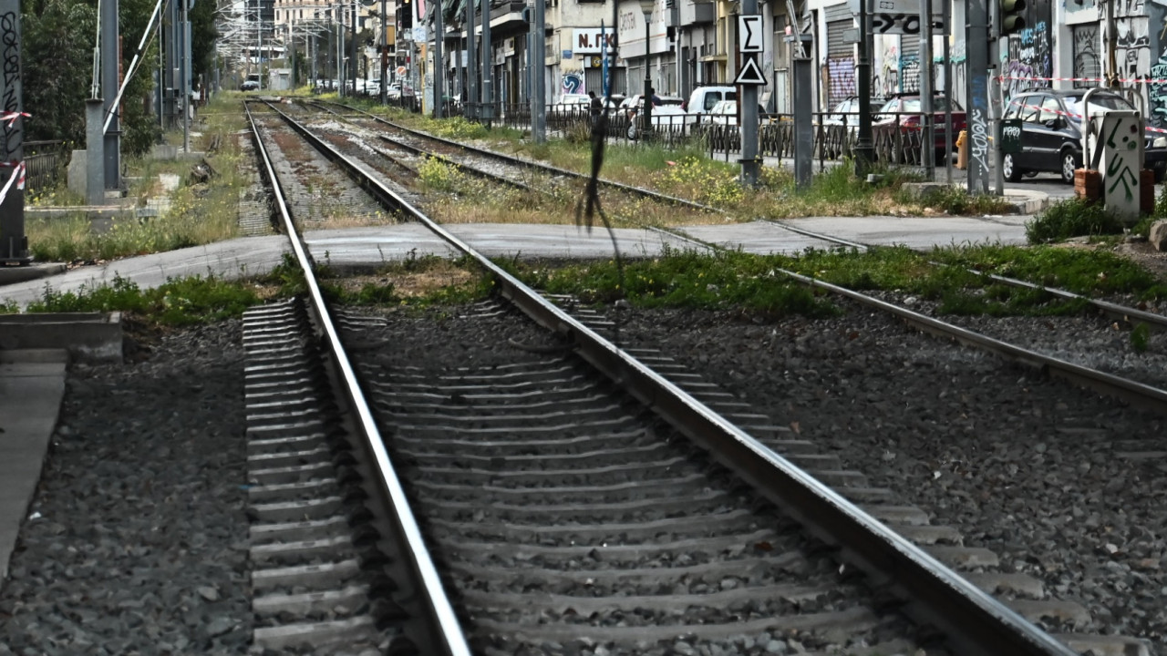 ΟΣΕ: Απολύθηκε φύλακας που άργησε να κατεβάσει τις μπάρες σε ισόπεδη διάβαση ΟΣΕ: Απολύθηκε φύλακας που άργησε να κατεβάσει τις μπάρες σε ισόπεδη διάβαση