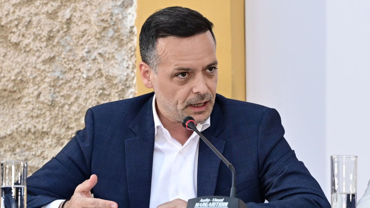 Δούκας στον ΣΚΑΪ: Ο Μπακογιάννης είχε φαντασιωθεί Belvedere στην κορυφή του Στρέφη Δούκας στον ΣΚΑΪ: Ο Μπακογιάννης είχε φαντασιωθεί Belvedere στην κορυφή του Στρέφη