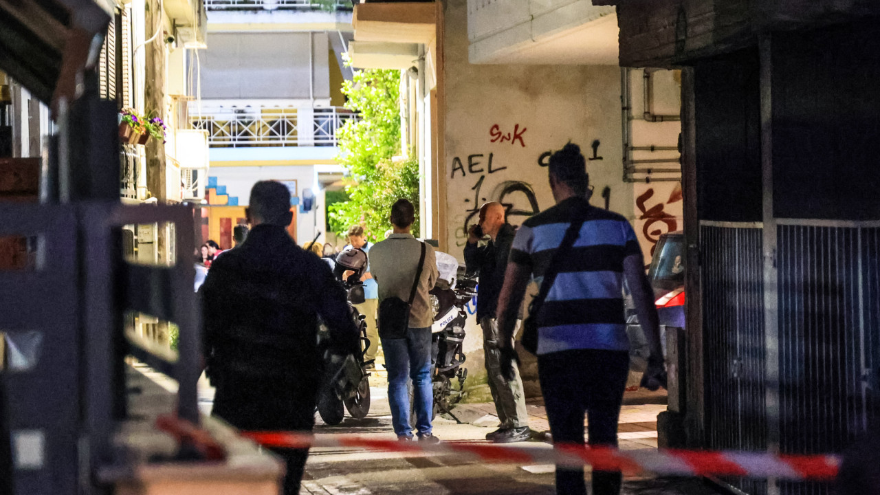 Λάρισα: Στον εισαγγελέα ο 21χρονος που σκότωσε τη μητέρα του – Σοκάρουν οι λεπτομέρειες του εγκλήματος Λάρισα: Στον εισαγγελέα ο 21χρονος που σκότωσε τη μητέρα του – Σοκάρουν οι λεπτομέρειες του εγκλήματος