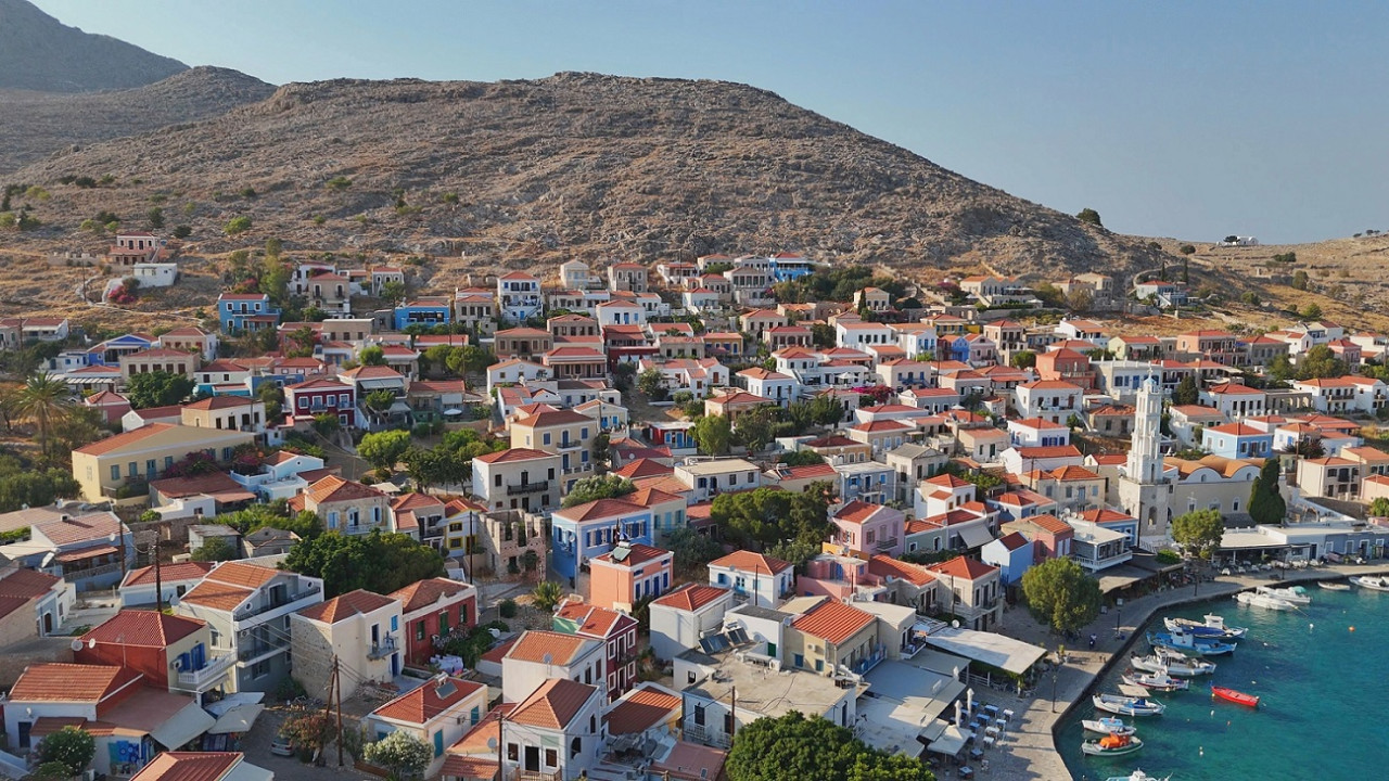 Happy Traveller στη Ρόδο και τη Χάλκη Σάββατο 3 και Κυριακή 4 Μαΐου στις 17.00, στον ΣΚΑΪ