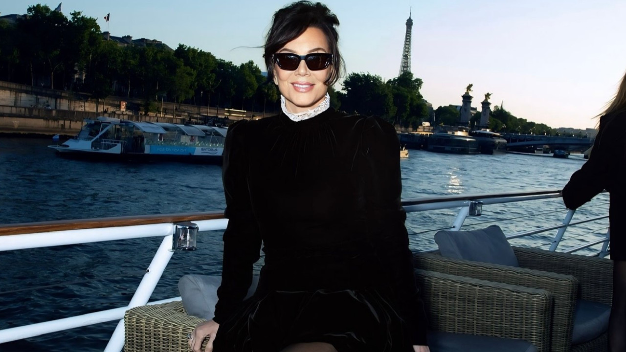 Kris Jenner: Από τις πολλές πλαστικές έγινε… Kim Kardashian – Δείχνει πιο νέα από την κόρη της (φωτό) Kris Jenner: Από τις πολλές πλαστικές έγινε… Kim Kardashian – Δείχνει πιο νέα από την κόρη της (φωτό)
