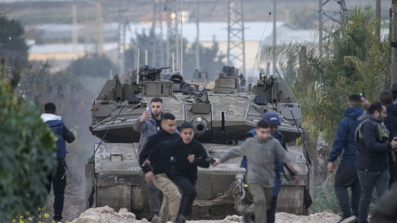 Επίθεση του Ισραήλ στη Δυτική Όχθη κατά την επίσκεψη ξένων διπλωματών, καταγγέλλει η Παλαιστινιακή αρχή