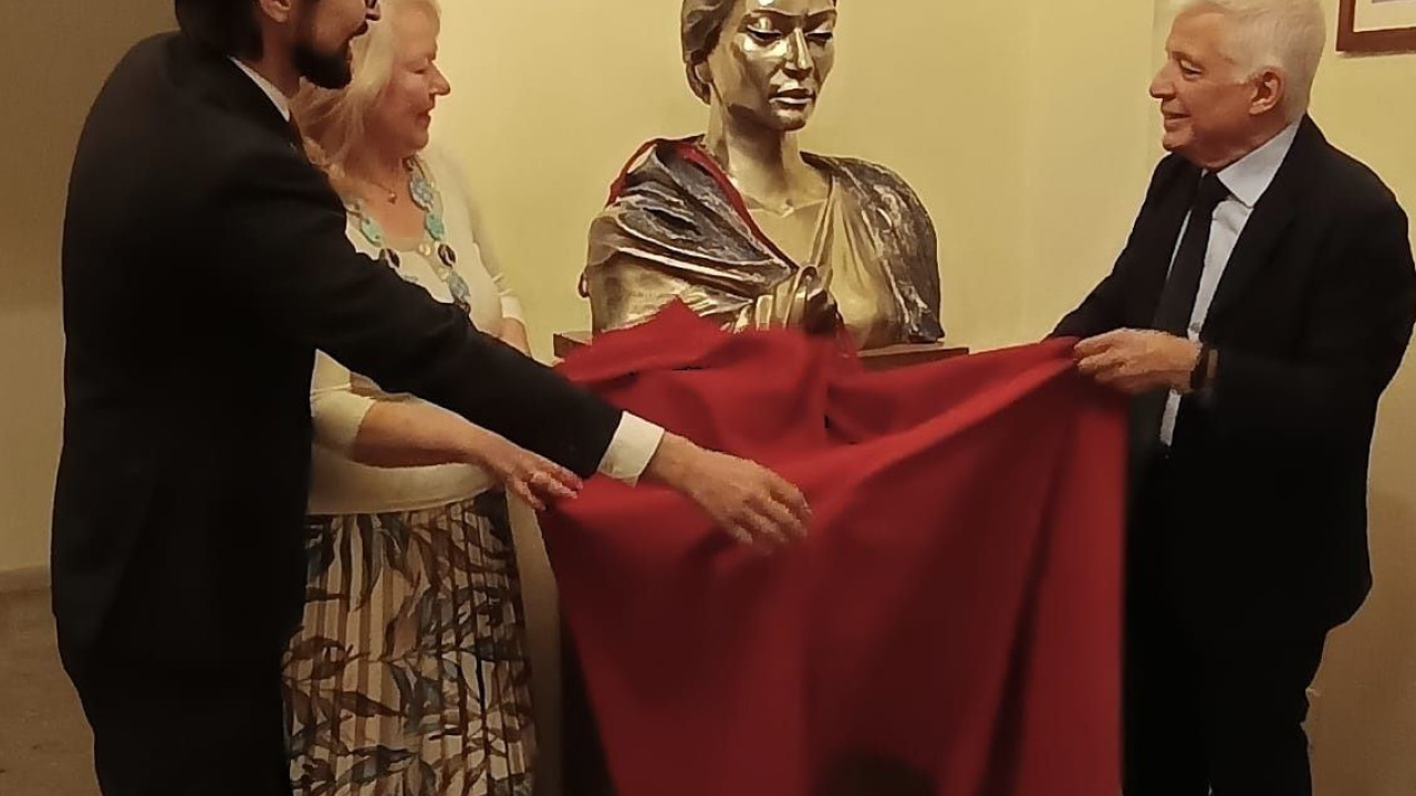 Μαρίας Κάλλας: Προτομή της μεγάλης ντίβας τοποθετήθηκε στην Όπερα της Ρώμης