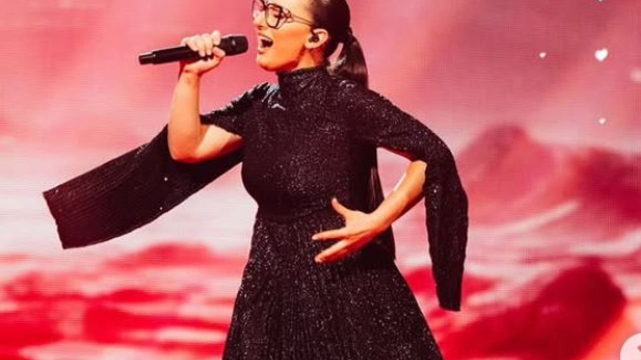 Eurovision: Έκανε την πρώτη πρόβα η Klavdia – Φαίνεται να περνάει στον τελικό