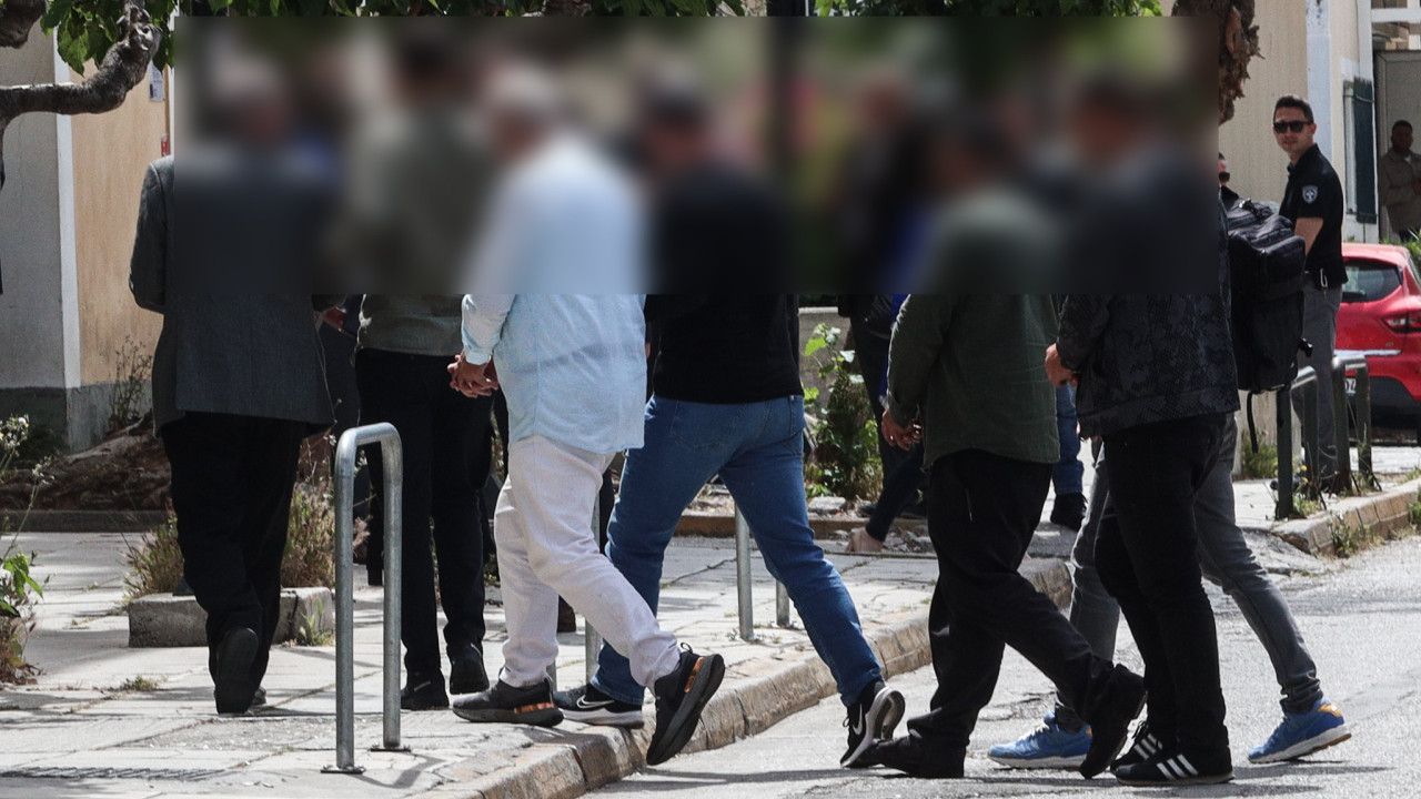Εισαγγελέας: Ποινική δίωξη για τα «γρηγορόσημα» στα κτηματολογικά γραφεία Εισαγγελέας: Ποινική δίωξη για τα «γρηγορόσημα» στα κτηματολογικά γραφεία