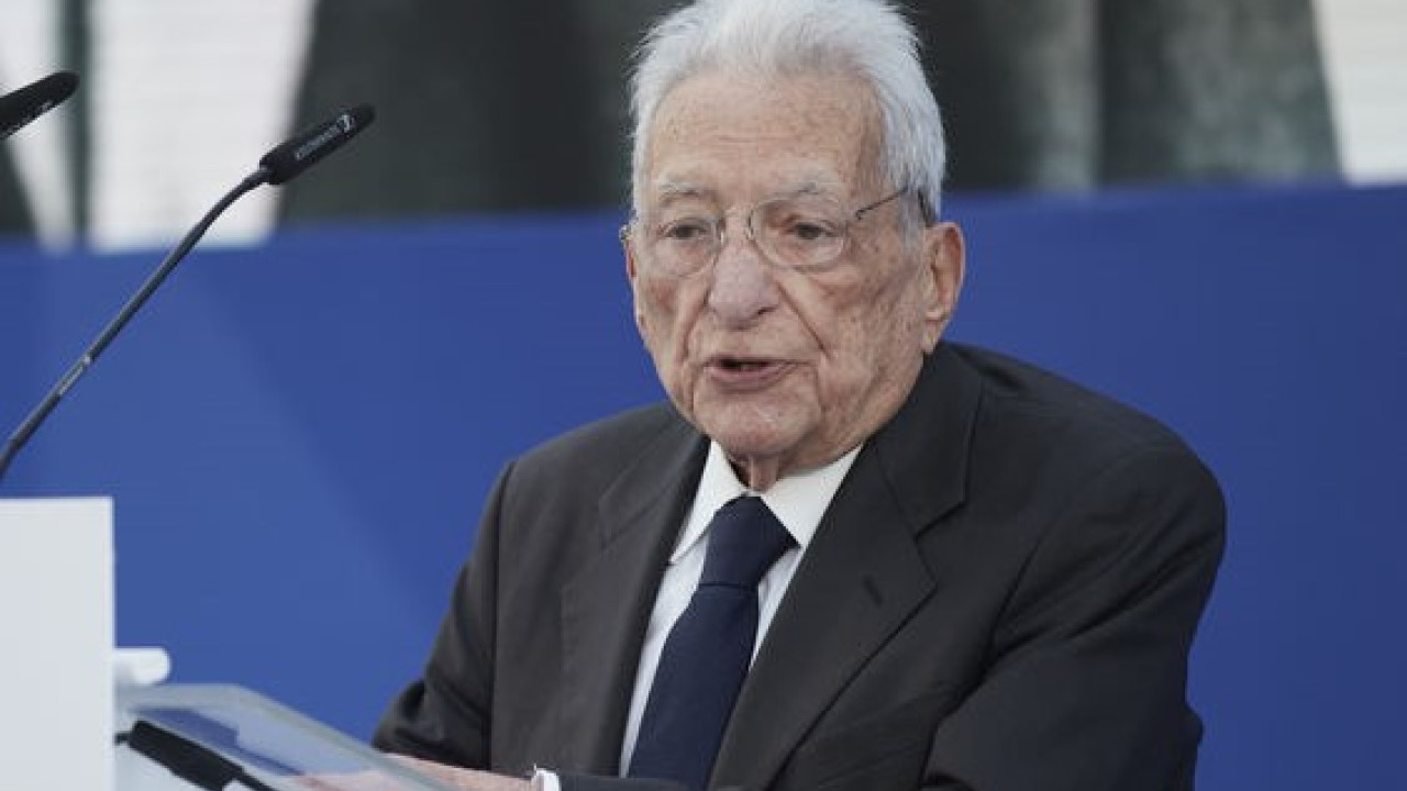 Κυριάκος Μητσοτάκης για θάνατο Π. Μολυβιάτη: Ενας άξιος Έλληνας περνά στην ιστορία