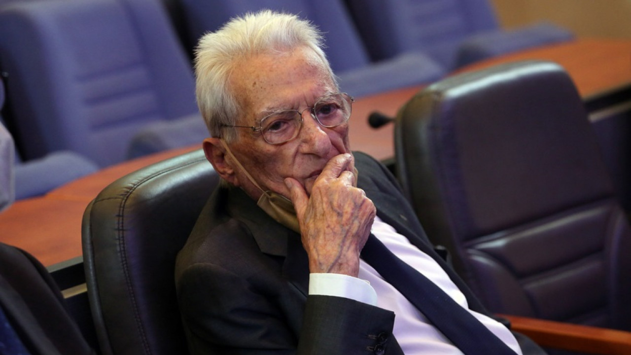 Πέθανε ο Πέτρος Μολυβιάτης | ΣΚΑΪ