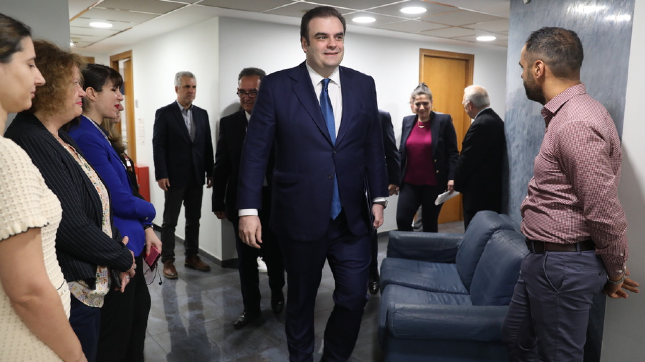 Πιερρακάκης: Το να μειώνει κανείς το χρέος του σημαίνει περισσότερες οικονομικές ευκαιρίες για την χώρα Πιερρακάκης: Το να μειώνει κανείς το χρέος του σημαίνει περισσότερες οικονομικές ευκαιρίες για την χώρα