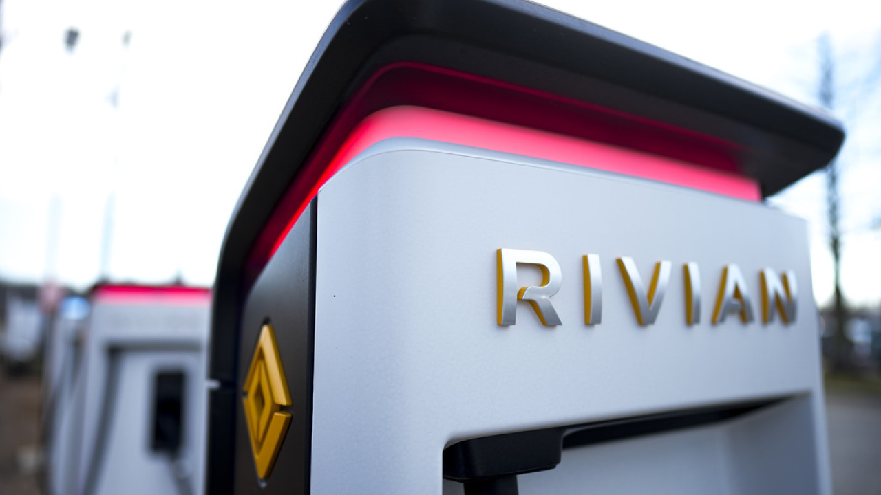 Η Rivian μείωσε τις προοπτικές παράδοσης ηλεκτρικών οχημάτων - Βλέπει πλήγμα στη ζήτηση λόγω δασμών Τραμπ