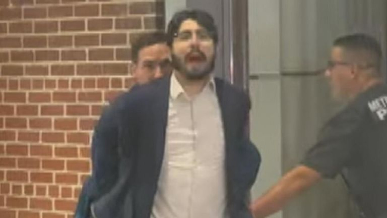 Ουάσινγκτον: Κατηγορίες για φόνο πρώτου βαθμού στον Ελάιας Ροντρίγκεζ