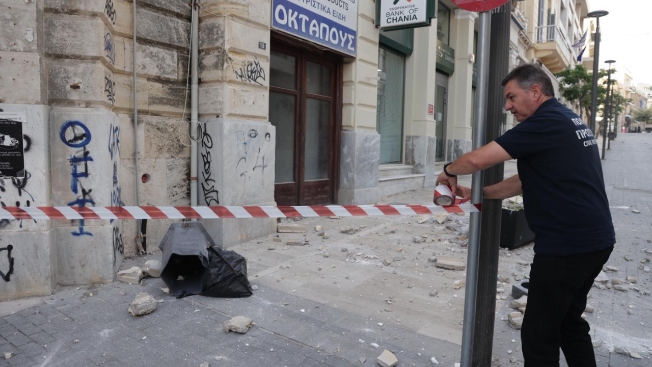 Μικρές μετατοπίσεις εκθεμάτων στο Αρχαιολογικό Μουσείο της πόλης από τα 6,1 Ρίχτερ στην Κρήτη