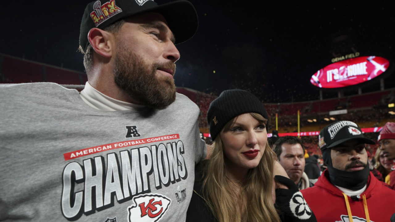 Τι σημαίνουν τα matchy-matchy haircuts της Taylor Swift και του Travis Kelce; Τι σημαίνουν τα matchy-matchy haircuts της Taylor Swift και του Travis Kelce;