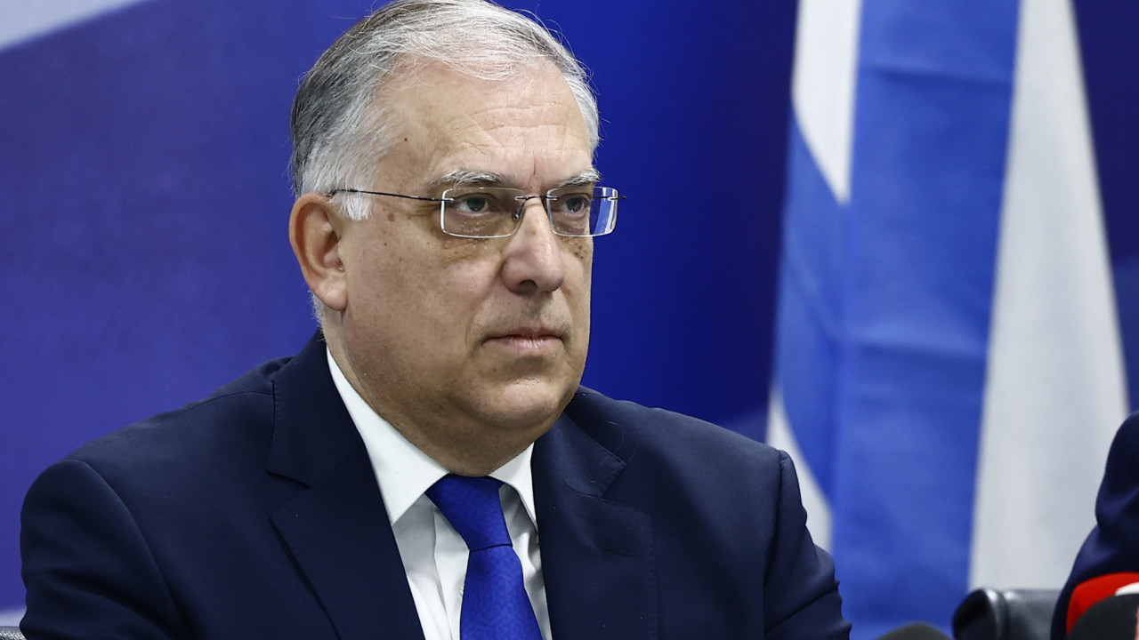 Παρέμβαση Θεοδωρικάκου μετά το δημοσίευμα του skai.gr για τα ασφαλιστήρια συμβόλαια Παρέμβαση Θεοδωρικάκου μετά το δημοσίευμα του skai.gr για τα ασφαλιστήρια συμβόλαια