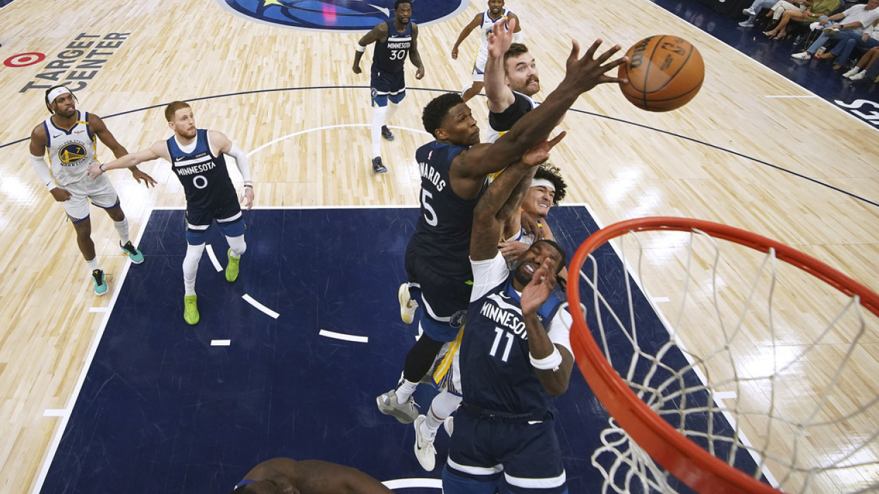 NBA: Στους τελικούς της Δύσης οι Τίμπεργουλβς NBA: Στους τελικούς της Δύσης οι Τίμπεργουλβς