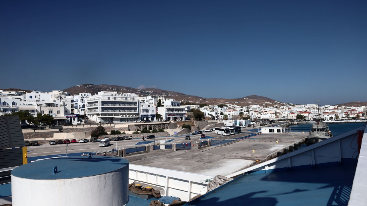 Τήνος: Πρόσκρουση πλοίου στο λιμάνι Τήνος: Πρόσκρουση πλοίου στο λιμάνι