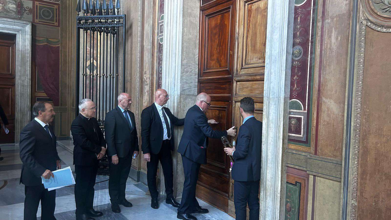 Ιταλία: Οριοθετήθηκε η περιοχή του Κονκλάβιου – Η σφραγίδα που χρησιμοποιείται Ιταλία: Οριοθετήθηκε η περιοχή του Κονκλάβιου – Η σφραγίδα που χρησιμοποιείται