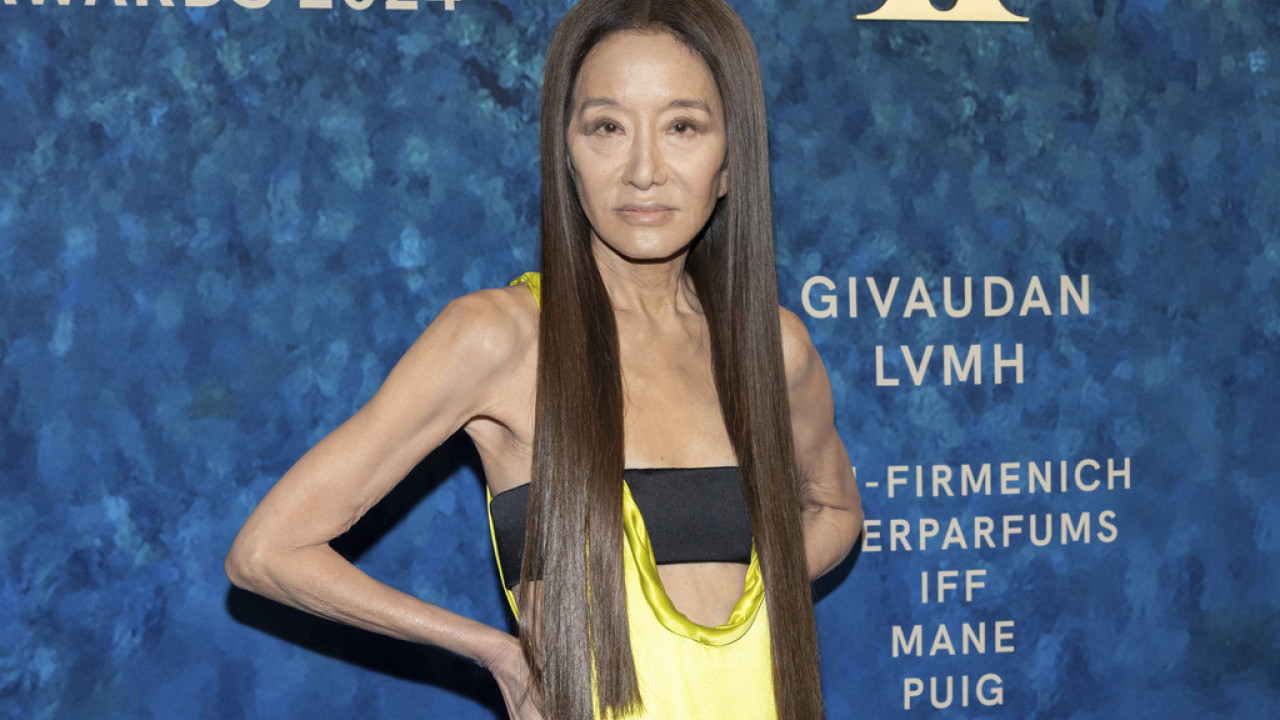 Vera Wang: Η σχεδιάστρια μόδας γίνεται 76 ετών, αλλά δεν σκέφτεται να συνταξιοδοτηθεί