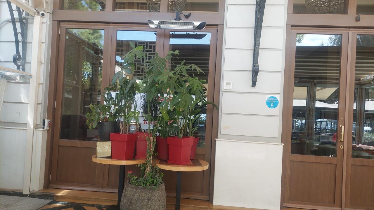 ΑΑΔΕ: 10 ημέρες λουκέτο σε πιτσαρία επειδή ξήλωσε τη σήμανση της φοροδιαφυγής ΑΑΔΕ: 10 ημέρες λουκέτο σε πιτσαρία επειδή ξήλωσε τη σήμανση της φοροδιαφυγής