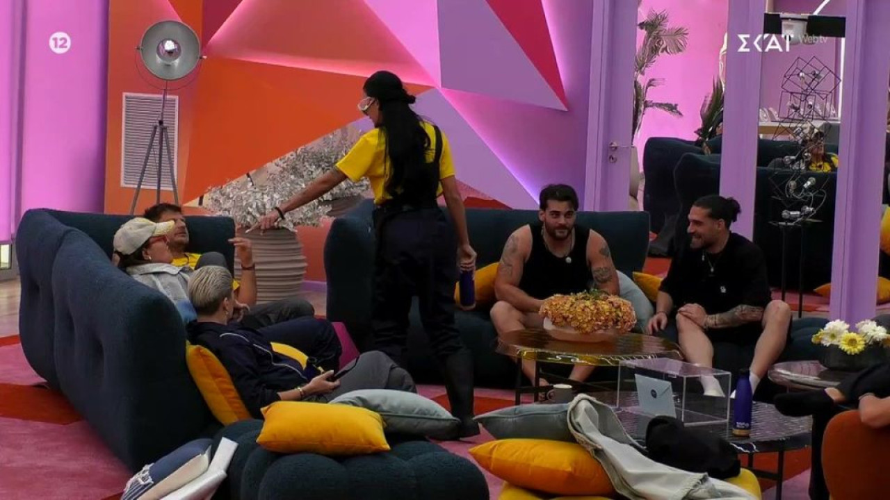 Big Brother: Η παίκτρια που πήρε βαριά την υποψηφιότητα, τα λεφτά, τα ψώνια, η ένταση και ο… βρωμοπόδαρος Big Brother: Η παίκτρια που πήρε βαριά την υποψηφιότητα, τα λεφτά, τα ψώνια, η ένταση και ο… βρωμοπόδαρος