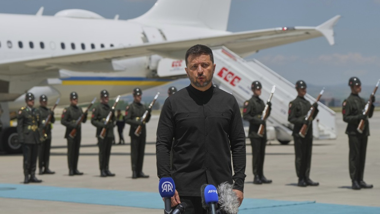 Ζελένσκι από Άγκυρα: Η Ουκρανία θα αποφασίσει για τα επόμενα βήματα στις συνομιλίες μετά τη συνάντηση με τον Ερντογάν