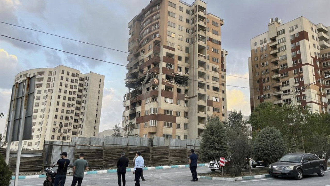 Βρετανικό κάλεσμα για αποκλιμάκωση στη Μέση Ανατολή – Προειδοποιήσεις από Στάρμερ και Λάμι