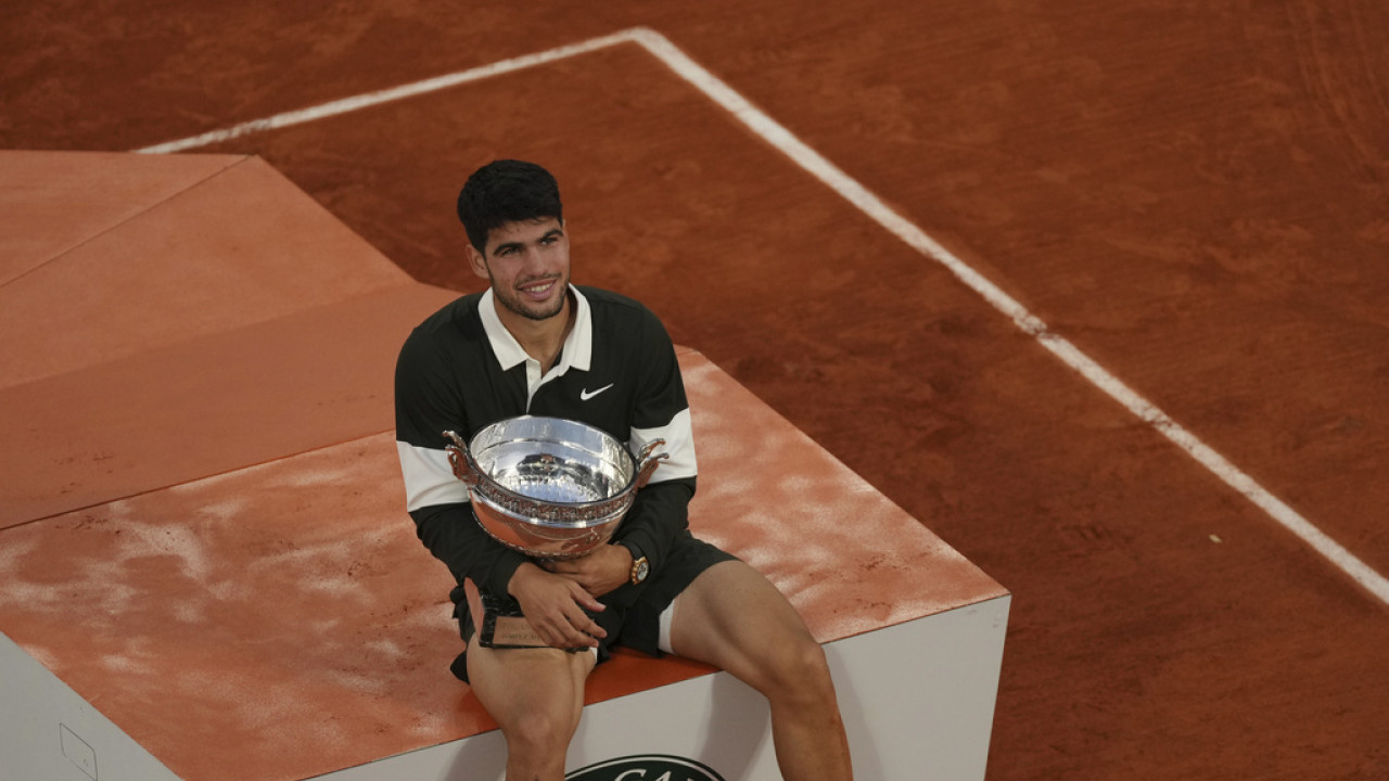 Roland Garros: Νικητής ο Κάρλος Αλκαράθ – Νίκησε 3-2 στα σετ τον Γιανίκ Σίνερ Roland Garros: Νικητής ο Κάρλος Αλκαράθ – Νίκησε 3-2 στα σετ τον Γιανίκ Σίνερ