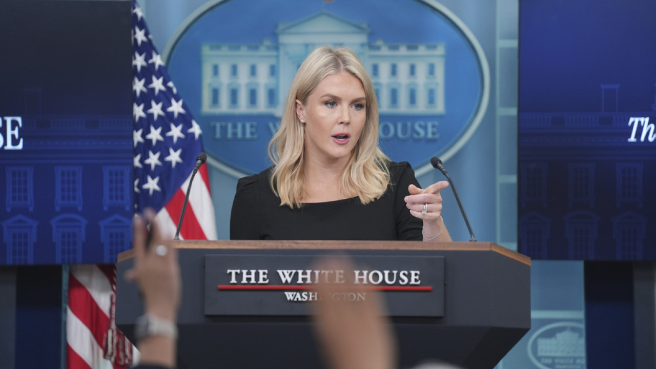 Λέβιτ εναντίον CNN: «Εντελώς λάθος» η αποτίμηση για τους στόχους στο Ιράν – «Σχεδιασμένη» για να «εξευτελίσει» τον Τραμπ Λέβιτ εναντίον CNN: «Εντελώς λάθος» η αποτίμηση για τους στόχους στο Ιράν – «Σχεδιασμένη» για να «εξευτελίσει» τον Τραμπ