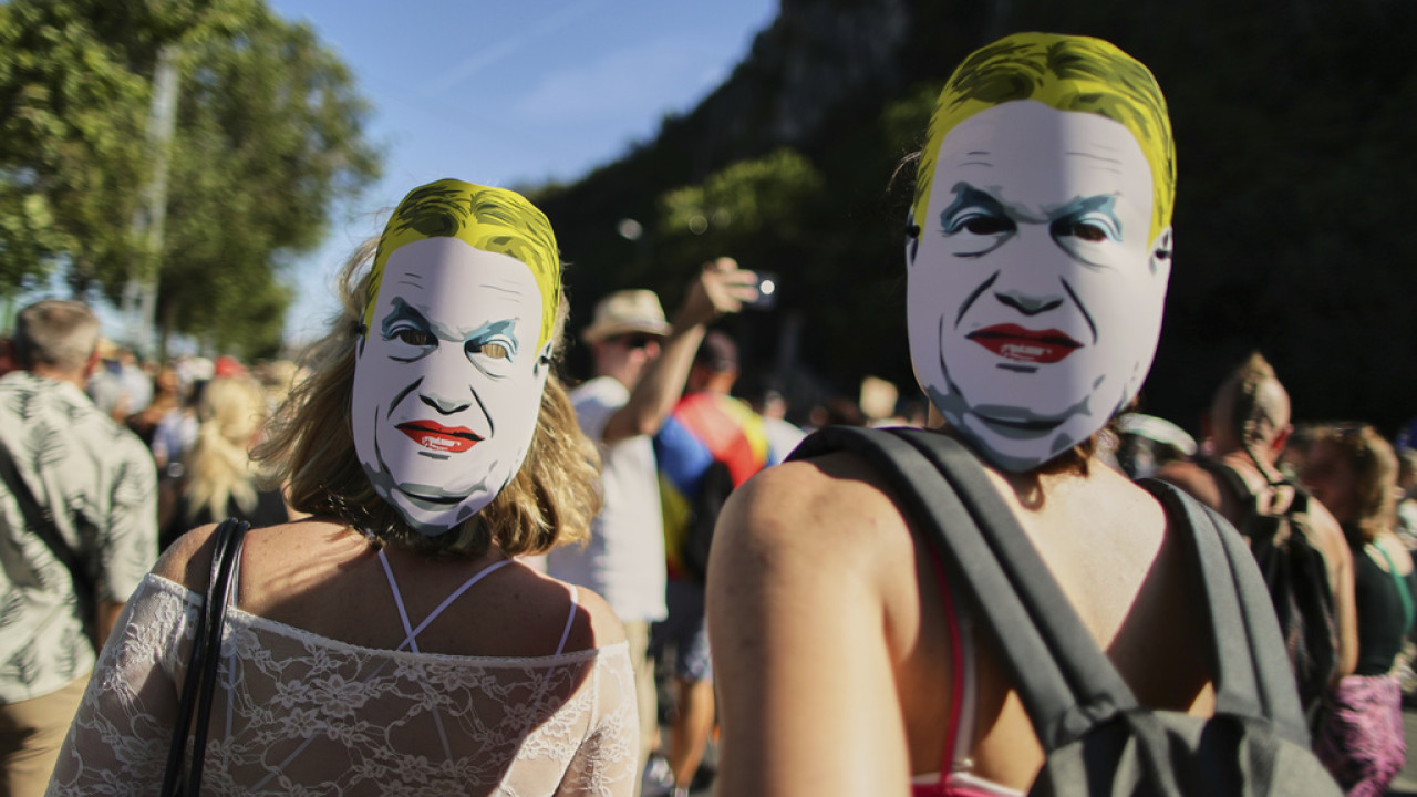 Όρμπαν: «Ντροπιαστικό» το Budapest Pride