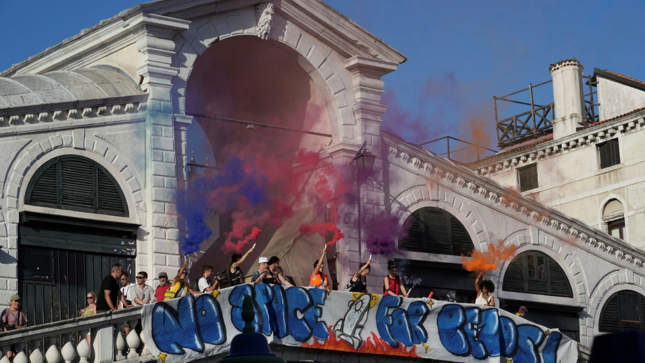 Μπέζος-Σάντσεζ: Η Βενετία διχασμένη από τον γάμο Μπέζος-Σάντσεζ: Η Βενετία διχασμένη από τον γάμο