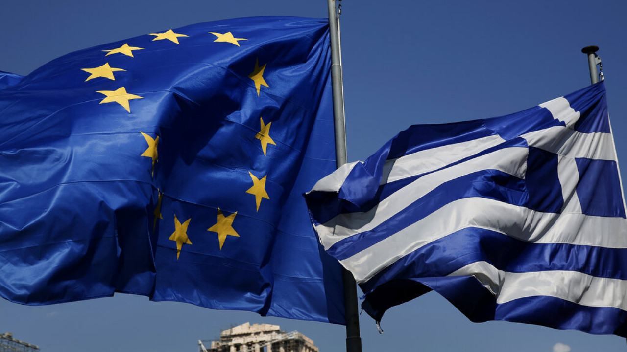 Κομισιόν: Εντός στόχων του Μεσοπρόθεσμου η Ελλάδα – Παραμένουν οι ευπάθειες Κομισιόν: Εντός στόχων του Μεσοπρόθεσμου η Ελλάδα – Παραμένουν οι ευπάθειες