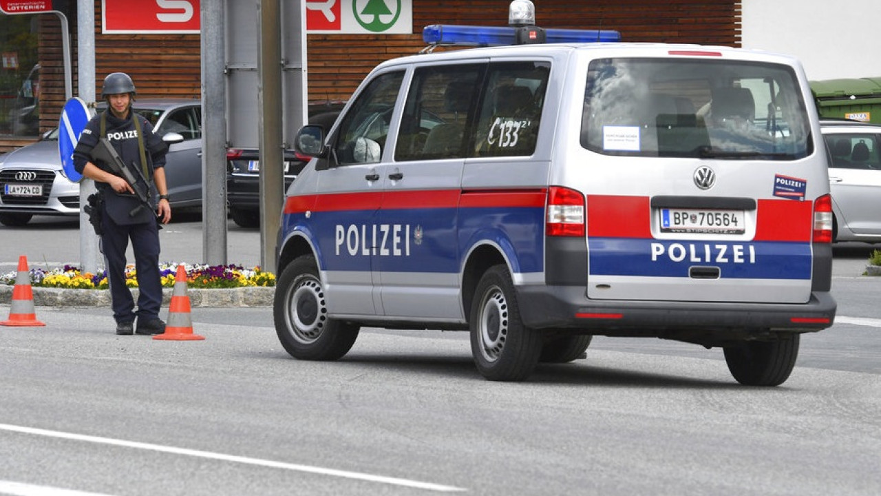 Αυστρία: 9 οι νεκροί της επίθεσης στο Γκρατς – Διψήφιος o αριθμός τραυματιών – Δείτε βίντεο Αυστρία: 9 οι νεκροί της επίθεσης στο Γκρατς – Διψήφιος o αριθμός τραυματιών – Δείτε βίντεο