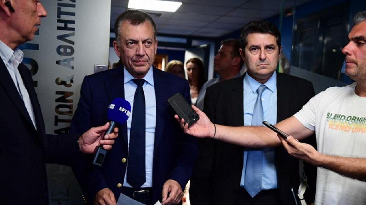 Υπουργείο: «Οι ιδιοκτήτες των δύο ΚΑΕ δεσμεύτηκαν πως δεν θα παραστούν στα εκτός έδρας» Υπουργείο: «Οι ιδιοκτήτες των δύο ΚΑΕ δεσμεύτηκαν πως δεν θα παραστούν στα εκτός έδρας»