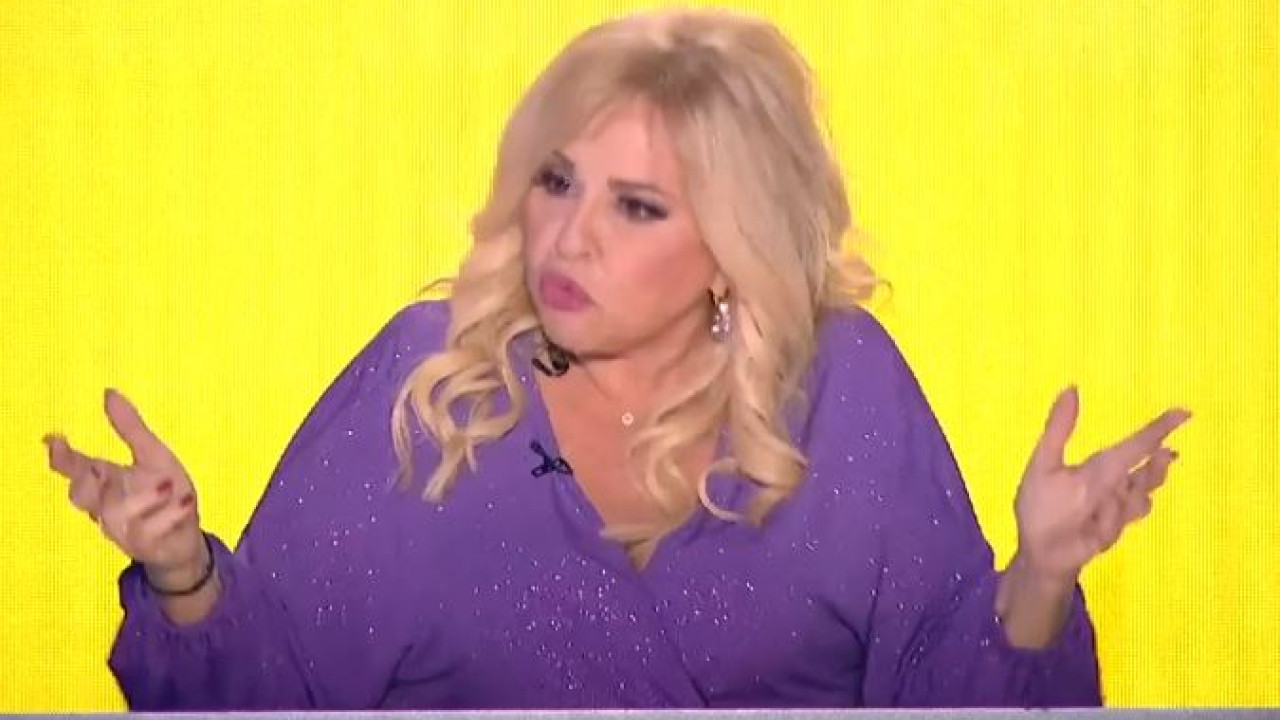 Μπέσσυ Αργυράκη – θεά: «Πήγα σε λάθος γάμο και το κατάλαβα όταν είδα το ζευγάρι» 