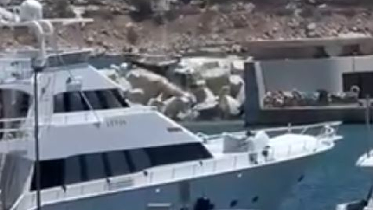 Πτώση ελικοπτέρου στη Βουλιαγμένη – Βίντεο από τη στιγμή που πέφτει