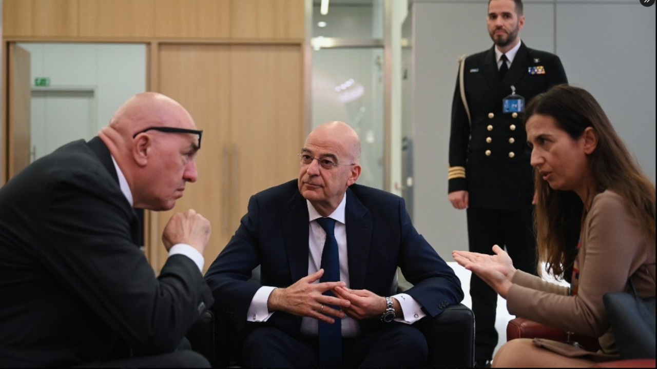 Δένδιας στη Σύνοδο ΝΑΤΟ: Συνάντηση με τον Ιταλό ομόλογό του για τις φρεγάτες FREMM